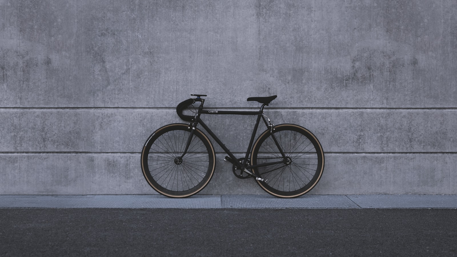 Carbon road wheelset detail